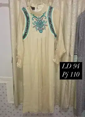 Gamis Busana Muslim Mewah Lebaran