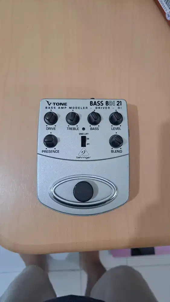 BEHRINGER V-TONE BASS DRIVER (BISA NEGO)