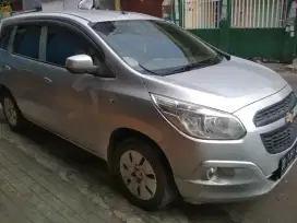 Dijual mobil Chevrolet Spin transmisi manual