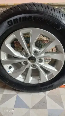 Velg dan ban baru 235/60 ring 16