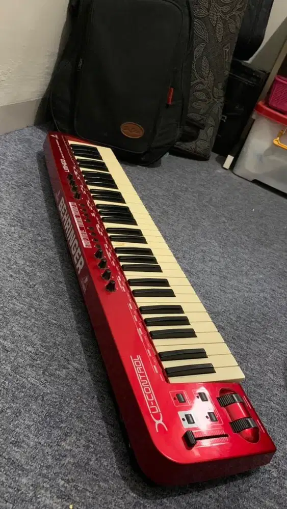 Midi controller BEHRINGER UMX610