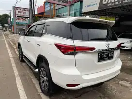 Fortuner VRZ 2020 4x2 at matic diesel solar putih , km low