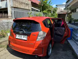 HONDA JAZZ RS GE8 A/T 2013