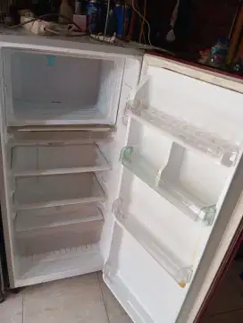 Kulkas bekas 1 pintu Mer politron atas bw dingin