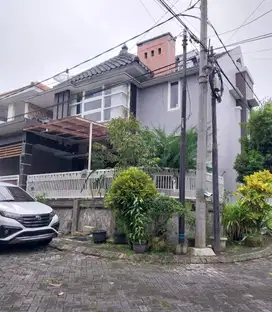 Dijual Rumah Pojok 2 Lantai siap huni Oma Campus Sengkaling