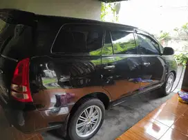 Toyota Kijang Innova 2005 Bensin