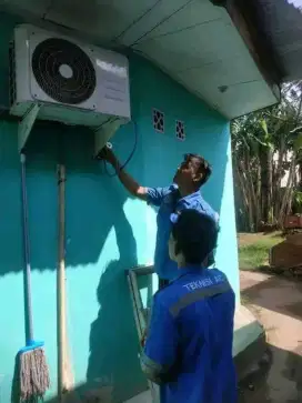 Service AC dan bongkar pasang AC.kulkas.mesin cuci.pompa air.