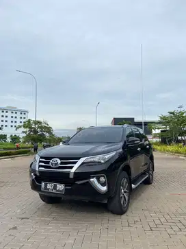 FORTUNER VRZ 2.4 HITAM