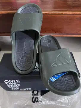 Sandal Adidas Size 40