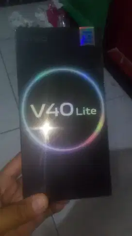 Vivo V40 lite 4g 8/256 lengakp masih belum d bukan