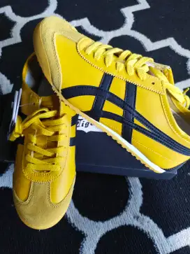 Sepatu Onitsuka Tiger yellow black