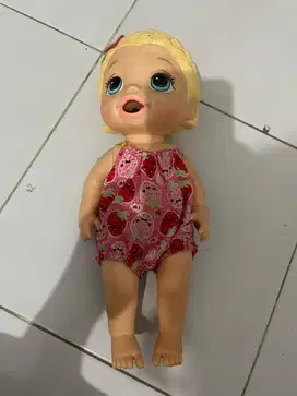 Mainan baby alive