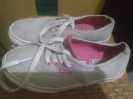 Sepatu Vans Pink