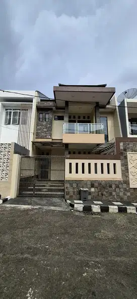 Dijual Rumah Mewah dan Besar kota Sukabumi 2 Lantai di Kodim Lama