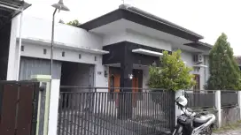 Disewakan rumah istimewa area Lempongsari Palagan