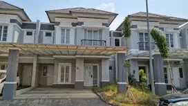 Dijual rumah dekat mall di Cluster water terrace Grand Wisata Bekasi