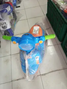 PROMO JANUARI!!! Mainan anak vespa naik tanggung