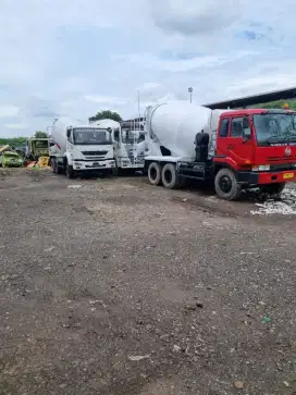 Truck mixer Nissan tahun 2002 capasitas 7 kubik