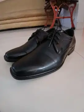 Sepatu Kulit Size 44 Hitam