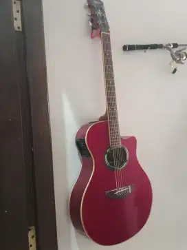 Gitar yanaha seri  Apx500II jual cepat semua normal yg tau barang aja