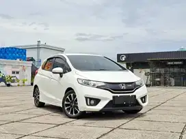 HONDA JAZZ RS 2017 AT PUTIH