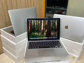 Apple MacBook AIR M1 Retina 13.3-inch 8GB/256GB EC/NK