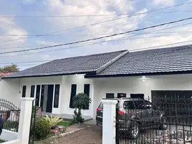 DISEWAKAN RUMAH LOKASI DEKAT BANDARA
