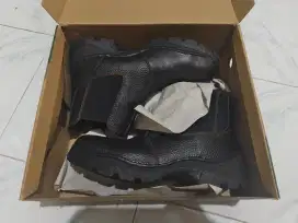 Sepatu safety steel horse