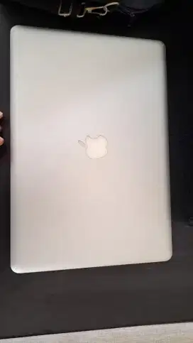 MacBook pro mid 2010 intel i5/15