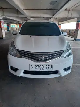 Nissan Grand Livina XV  AT Facelift