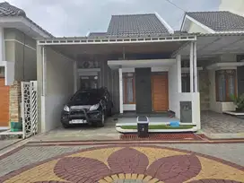 Rumah baru minimalis siap pakai di perumahan cluster dekat solo baru