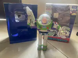 Dijual action figure Buzz Lightyear Takara Tomy