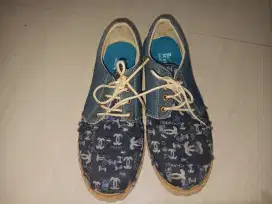 Sepatu Chanel Jeans