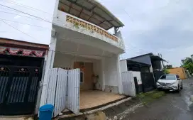 Dijual Rumah 2 lantai trategis di tengah kota