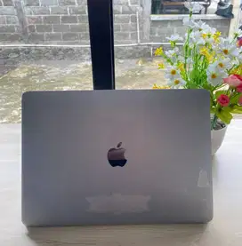 Macbook Pro 2017 13 Touchbar Core I7 Ram 16GB SSD 256GB Normal