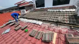 Perbaikan atap bocor tukang bangunan renovasi rumah pasang rangka baja