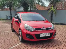 KIA RIO SE 1.4 AT 2012