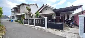 Rumah dgn tanah luas strategis di Jongke Sleman