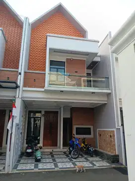 GS17 Rumah Mewah 2,5 Lt Dalam Cluster di Jl. M Kafi 1 Jagakarsa