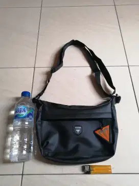 Tas slempang water proff tiranza new