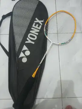 Raket Yonex 2 Bulan Pakai