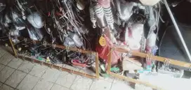 Rak besi serba guna utk pajang brg2 dagangan muat byk bhn almunium  ya