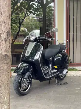 Piaggio vespa gts iget 150 black 2019 full accessoris rizoma