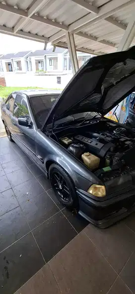 BMW 320i 1996 Bensin AT