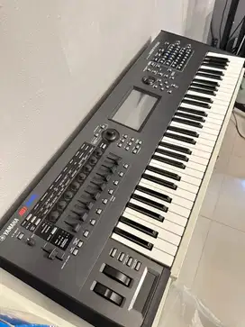 Dijual Cepat Yamaha Montage 6 . Mulus like new