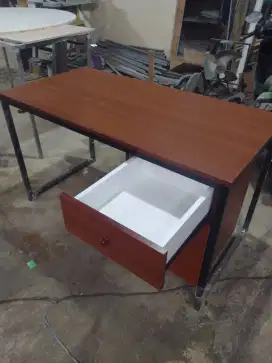Meja kantor ukuran 150x60x75cm (custom)
