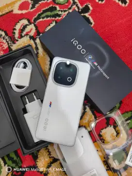 iQoo 12 (16/512) Like New