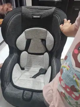 CAR SEAT BABYDOES