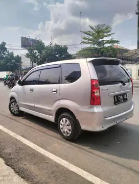 Daihatsu Xenia 2011 Bensin