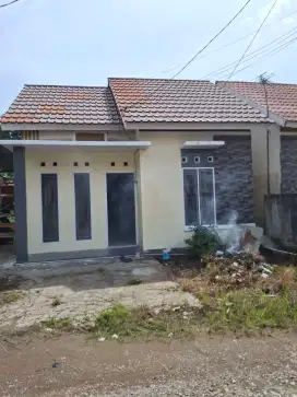 Rumah type 70 jalan perdamaian kotabaru pontianak